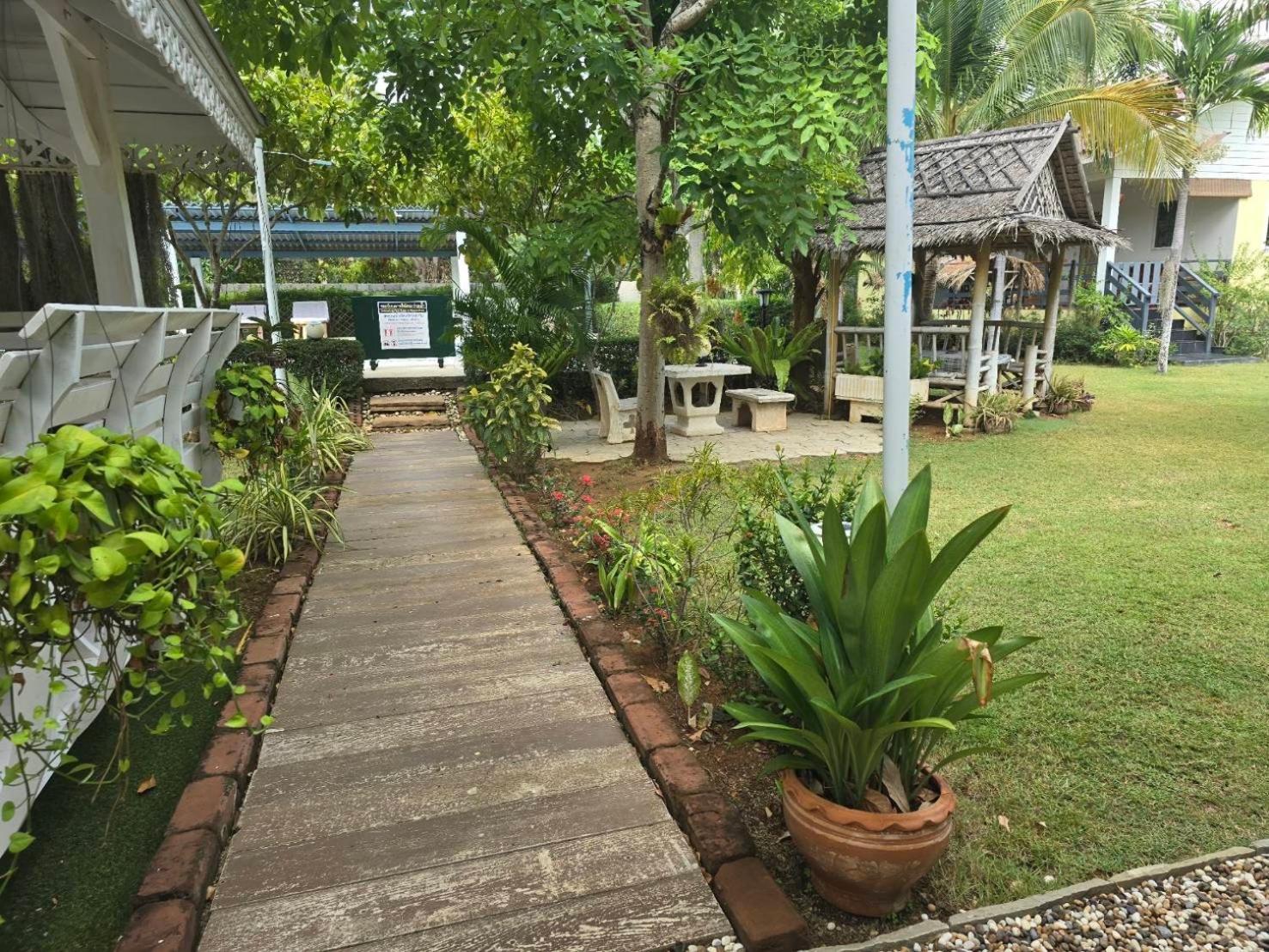 Happy Mind Resort Pran Buri Exterior photo