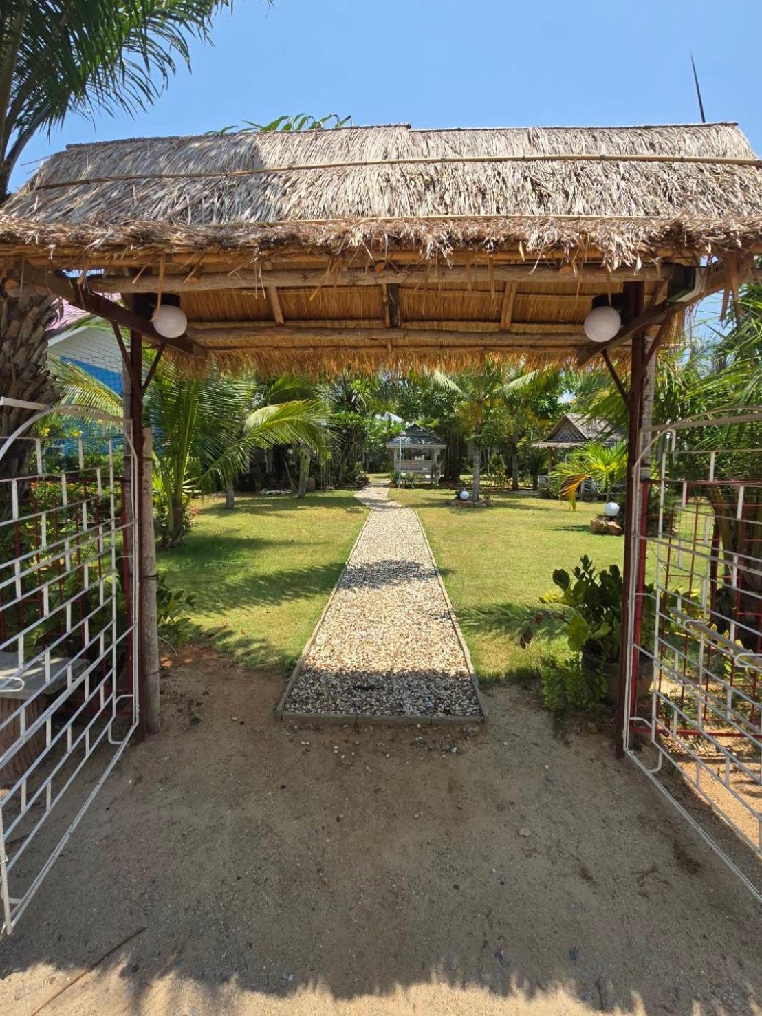 Happy Mind Resort Pran Buri Exterior photo